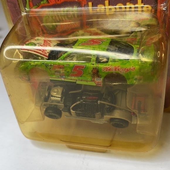 TERRY Labonte Diecast 1/24 How The Grinch Stole Christmas New in Sealed Package - Picture 2 of 7
